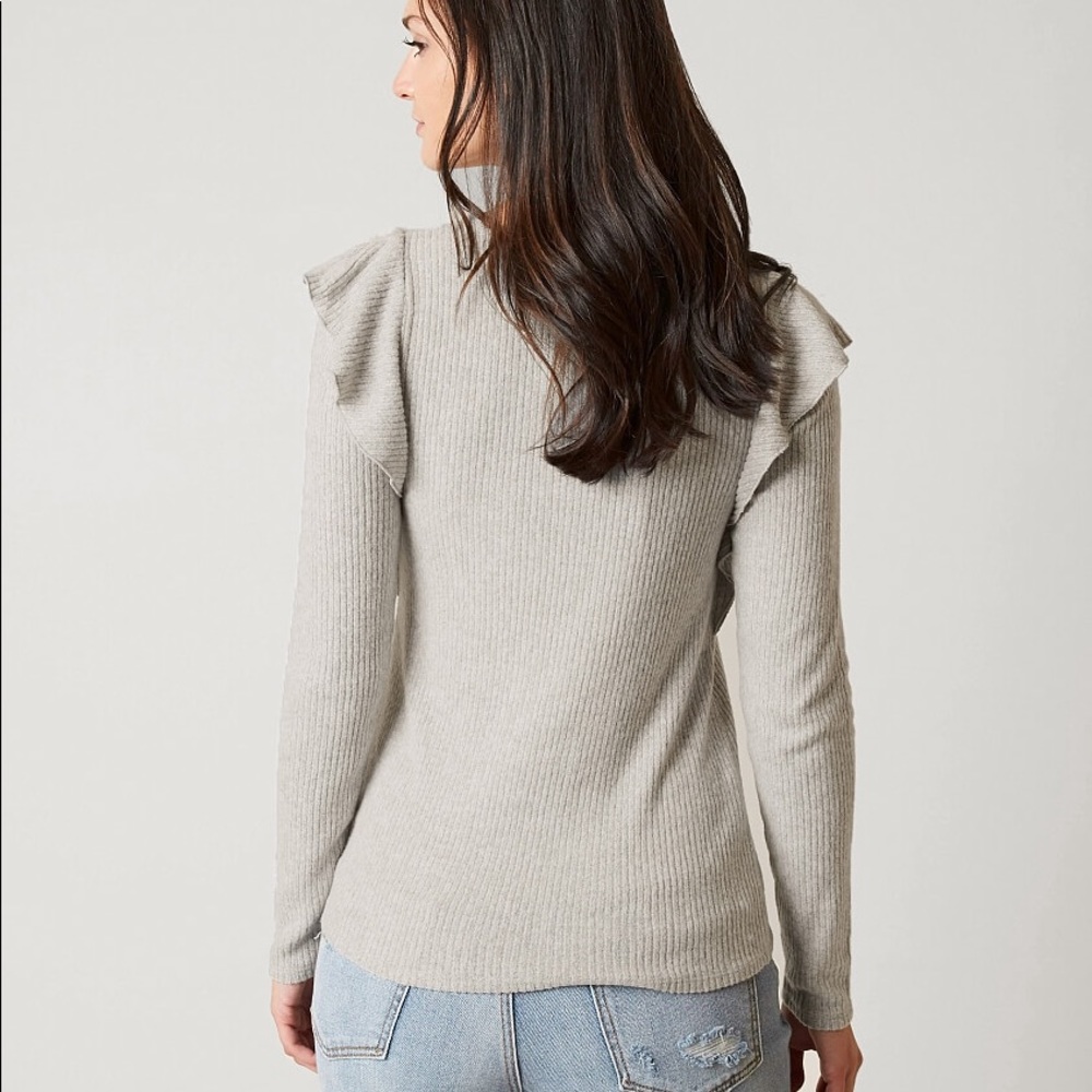 🍀 Lucky Brand 🍀 Super Soft Ribbed Ruffle Top - Picture 2 of 8